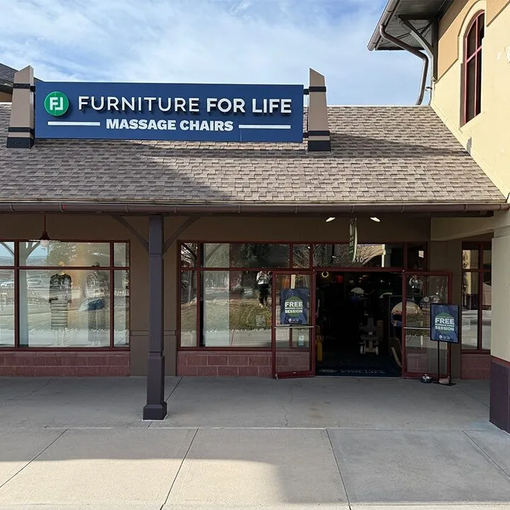 Exterior-Day_CastleRock