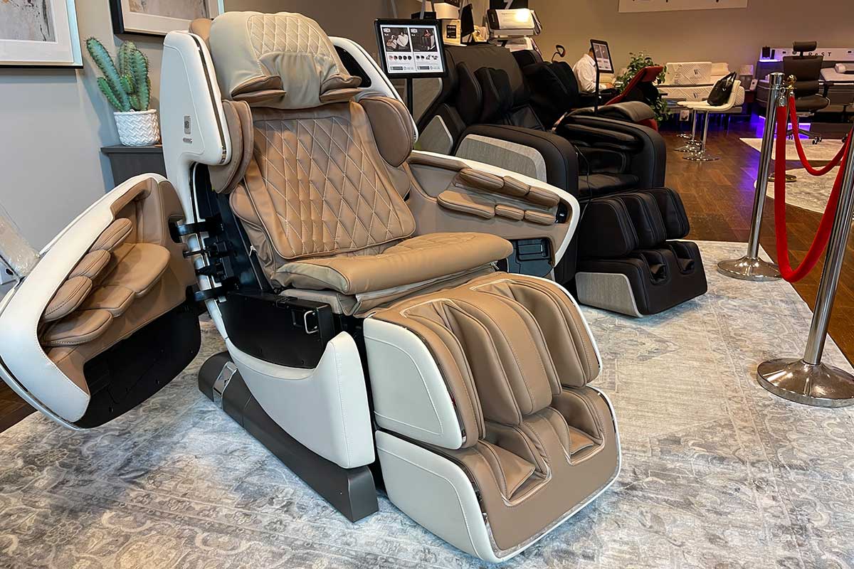 Comfortable 3d zero gravity deluxe massage chair At Inviting Offers 