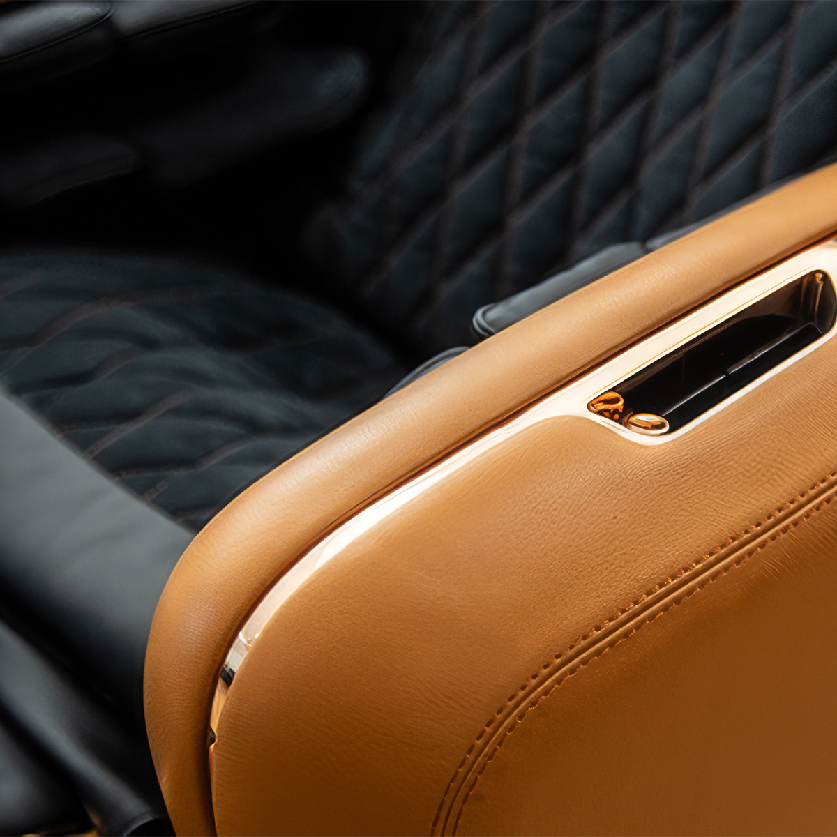 M8NEOLE_Features_1200x1200_Upholstery